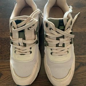 Ladies platform sneakers